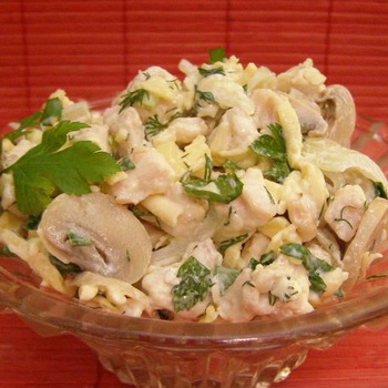 Salate od piletine i kiselih pečuraka: jednostavni recepti