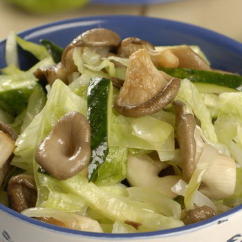 Salad dengan jamur tiram: resep hidangan lezat