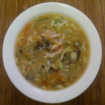 Sup cendawan diperbuat daripada cendawan tiram segar dan beku