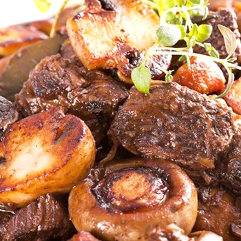 Kød med champignoner: opskrifter på solide retter