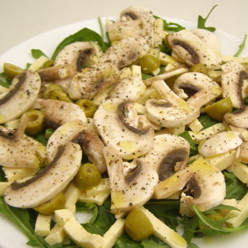 Salad jamur dengan champignon: resep untuk makanan pembuka yang lezat