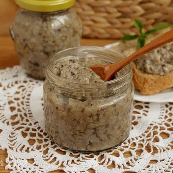 Kaviar mentega dengan bawang putih: resep untuk musim dingin