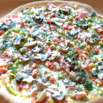 Pizza pedas dengan jamur asin