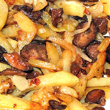 Paistetut perunat sienillä: suosittujen ruokien reseptejä