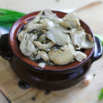 Acar jamur tiram: resep buatan sendiri