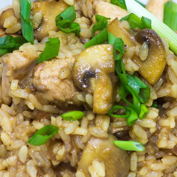 Nasi dengan daging dan jamur: resep untuk oven dan multicooker